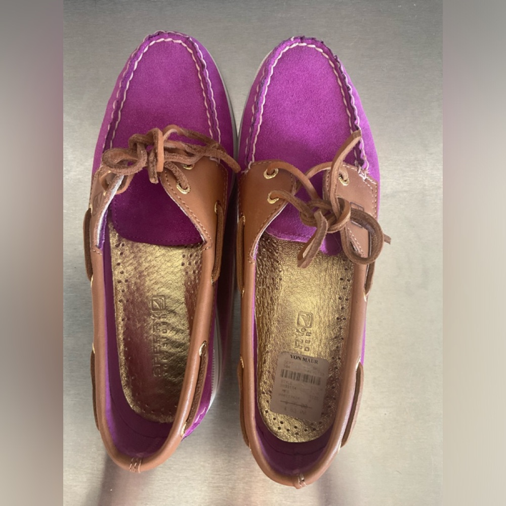 Sperry sparkle pink shoe